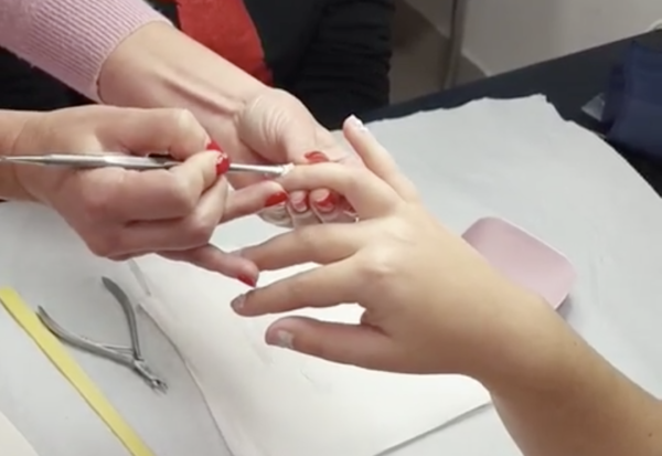 video lezione manicure